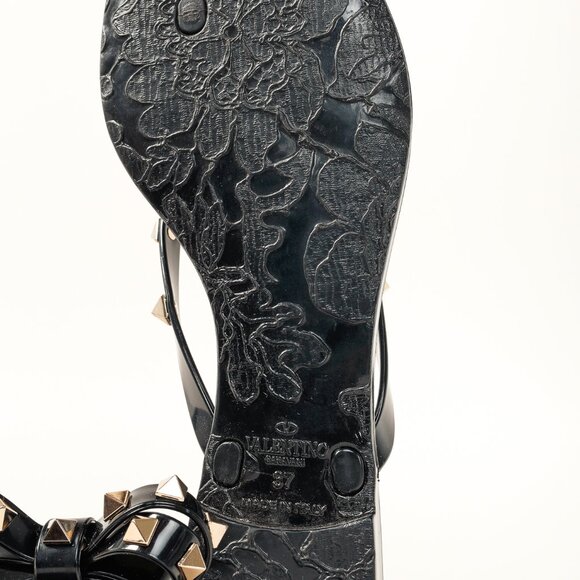 Valentino Garavani Nero Rockstud Bow Jelly Thong Sandals - Picture 6 of 10
